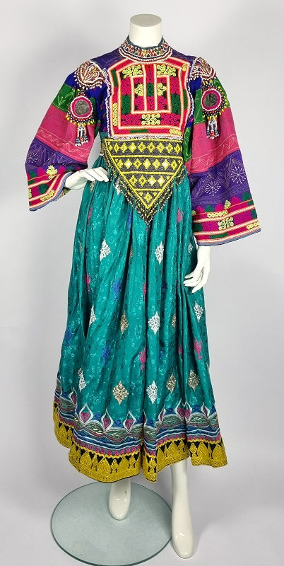 Antique Afghan dress, with traditional embroidery and tribal patches Woshoush Galerie & Trading Antique Afghan dress, with traditional embroidery and tribal patches Woshoush Galerie & Trading