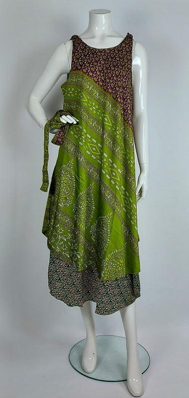 Indian summer dress, made from vintage saree fabrics #8 Woshoush Galerie & Trading Indian summer dress, made from vintage saree fabrics #8 Woshoush Galerie & Trading